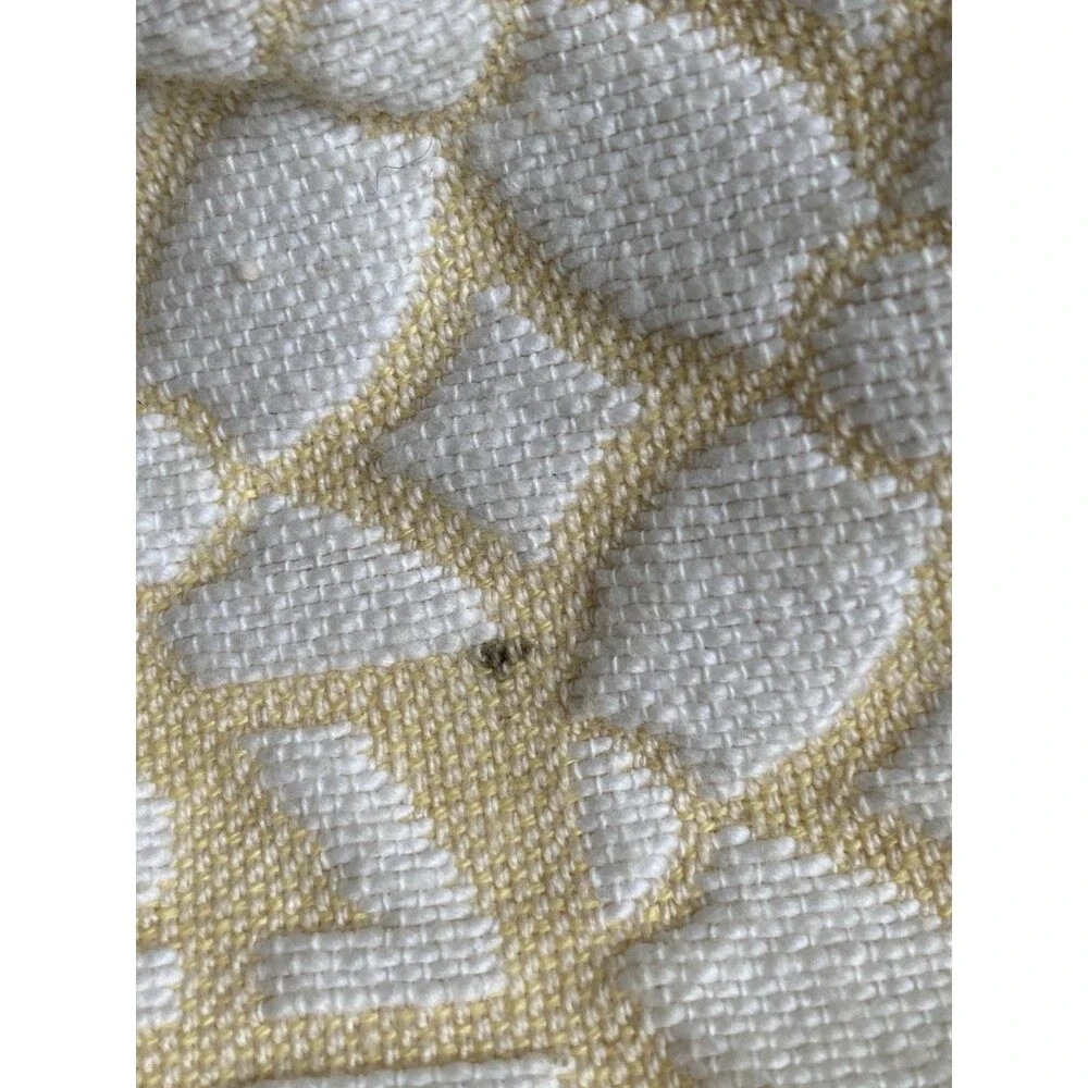 Vintage Yellow & White Damask Textured Matelassé Coverlet Jacquard Twin Blanket